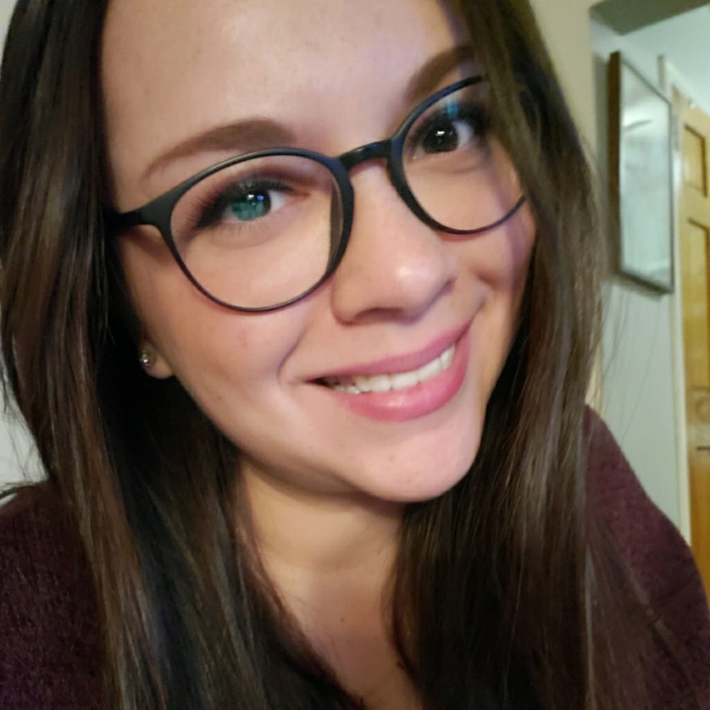 Meet your Posher, Cassandra